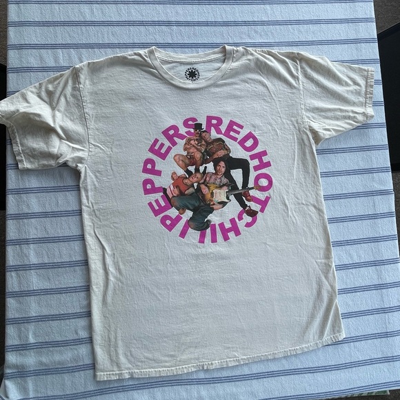 2024 Red Hot Chili Peppers UNLIMITED LOVE TOUR tee - Picture 4 of 4